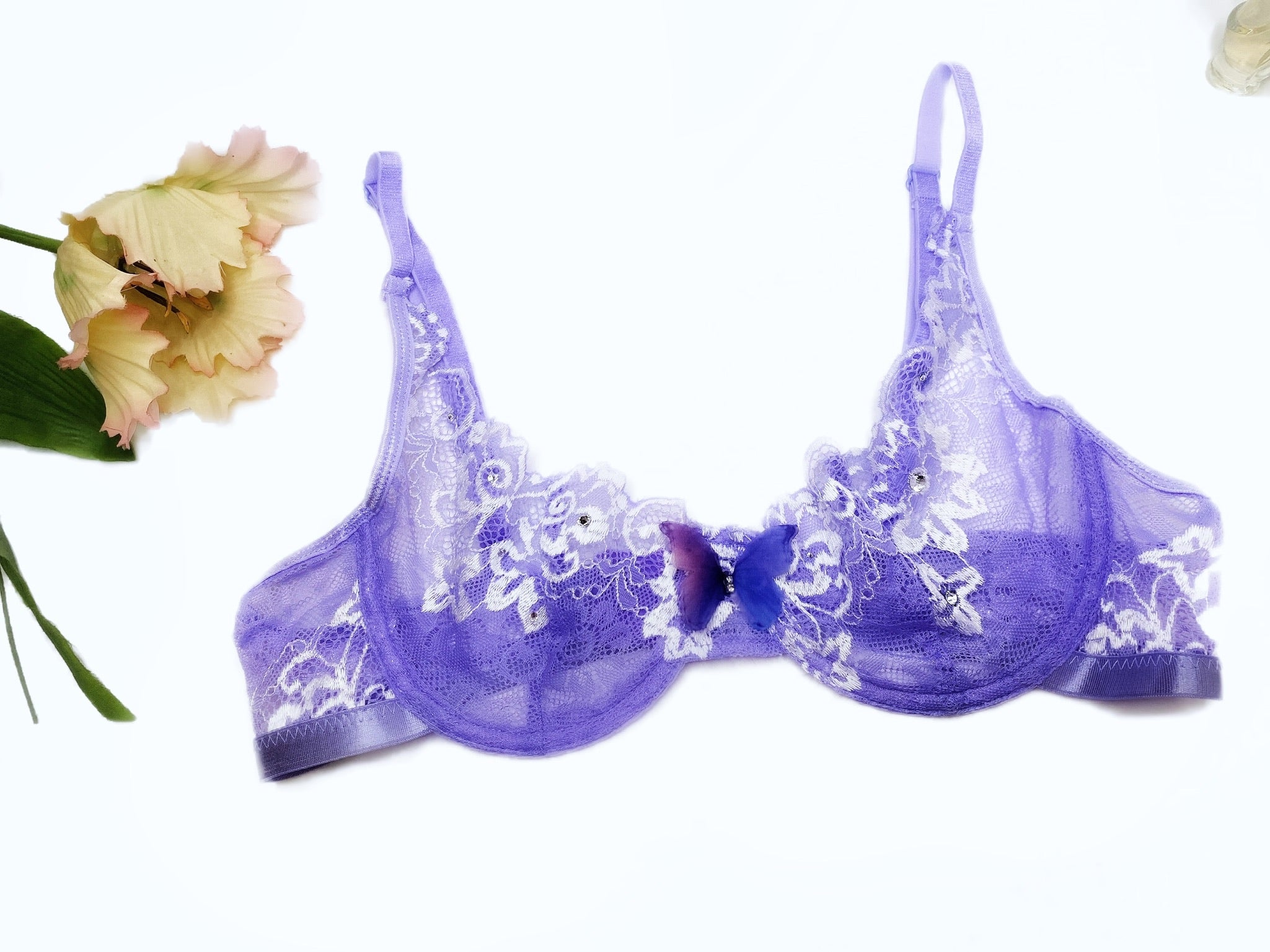 Women's Lavender Embroidered With Net Flourish Bra - Soft Padded Bra  Underwired - FL37651